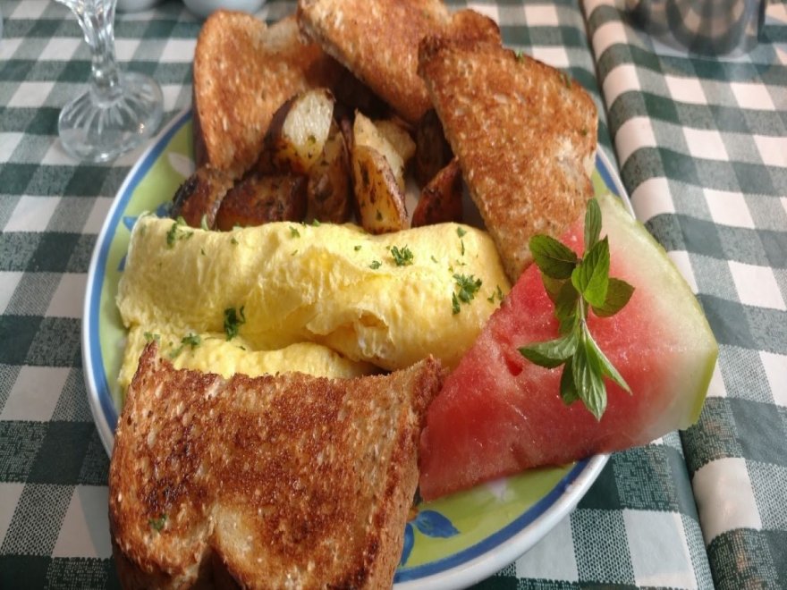 Lizzie's Cafe & Bistro 142nd St.