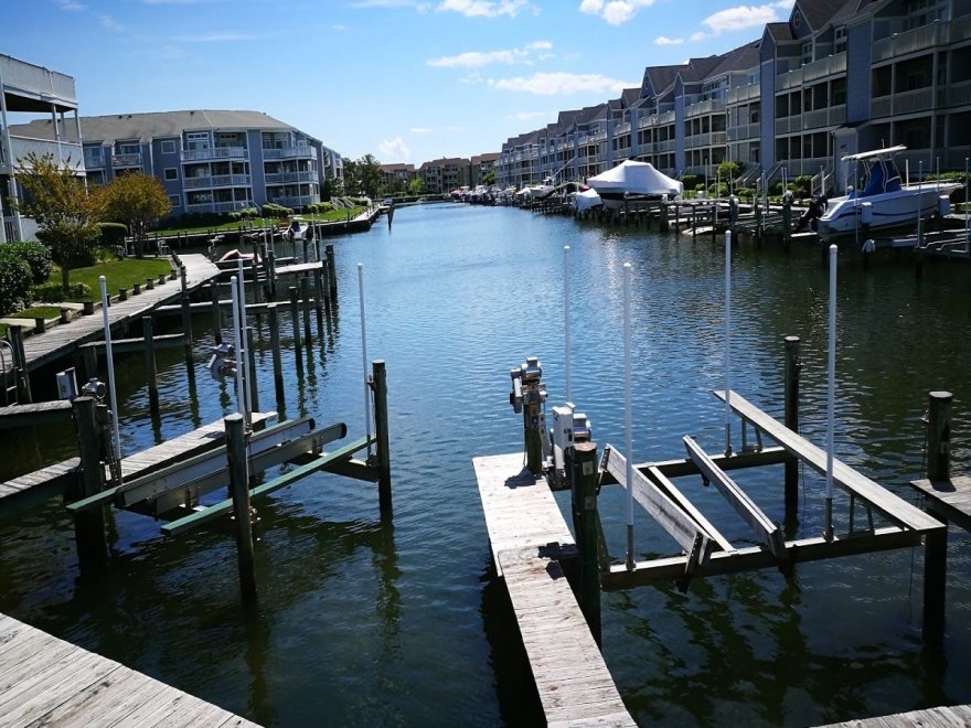 Harbor Inn