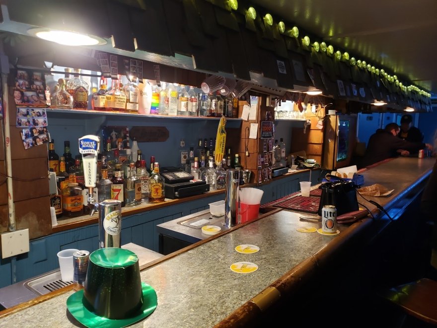 Harbor Inn