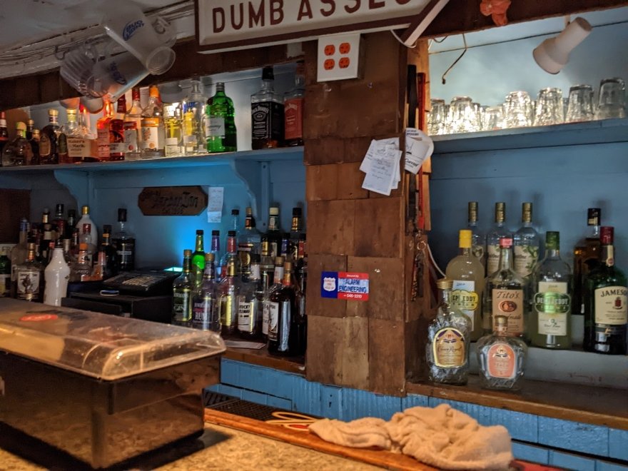 Harbor Inn